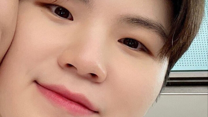 Anh chàng này chắc chắn biết mình đáng yêu mà