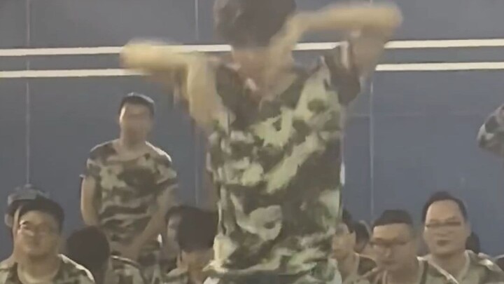 Male student stuns the audience with his dance during military training