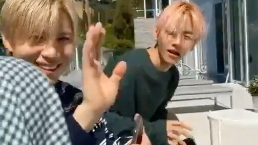 When Byun Baek-hyun sneezed, he realized it was after going live.