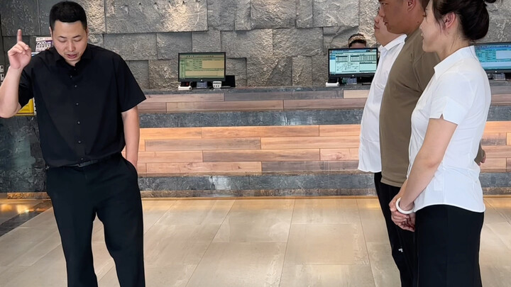 Si Bungsu Mencalonkan Diri sebagai Manajer Lobi