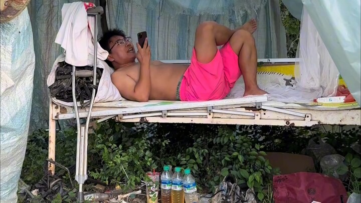 Cả nhà đập nát chỉ cần nói một câu xin lỗi