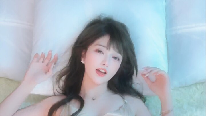 Đây mới là cuộc sống xa hoa và sa đọa đích thực! Tôi rút hết tiền trong thẻ ngân hàng ra và trải lên