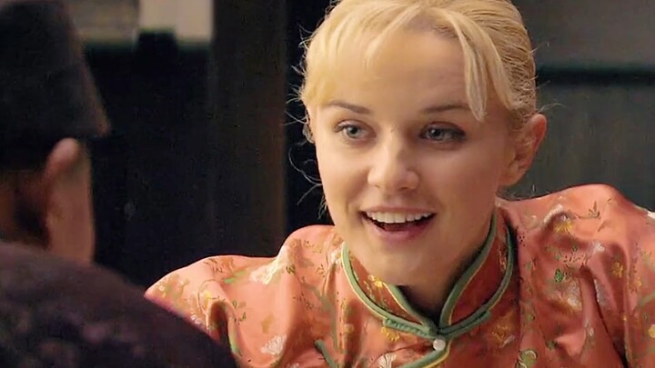 Putranya membawa pulang menantu asing, membuat sang ayah sangat marah.