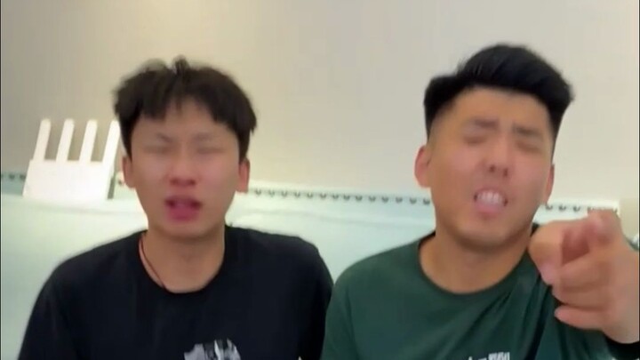 الزميل في الغرفة ما بيتوقف عن اختبار حدود صبري وأعصابي، وصوتاه المزعج ما بيتوقف طول اليوم.. والنهاية