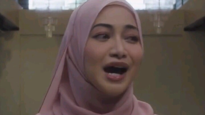 Daiyan Trisha : 🙈🧥✨1