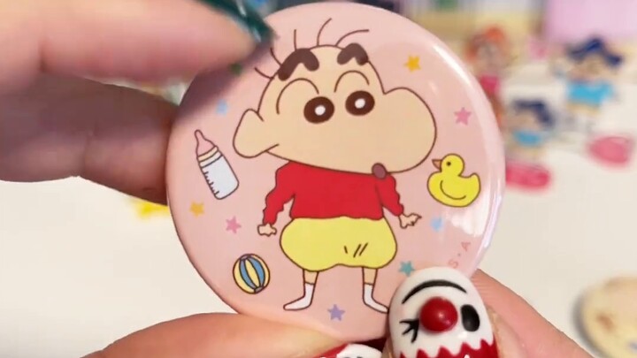 Hộp mù thẻ "Thiết bị ngoại vi Crayon Shin-chan" và Hộp mù huy hiệu