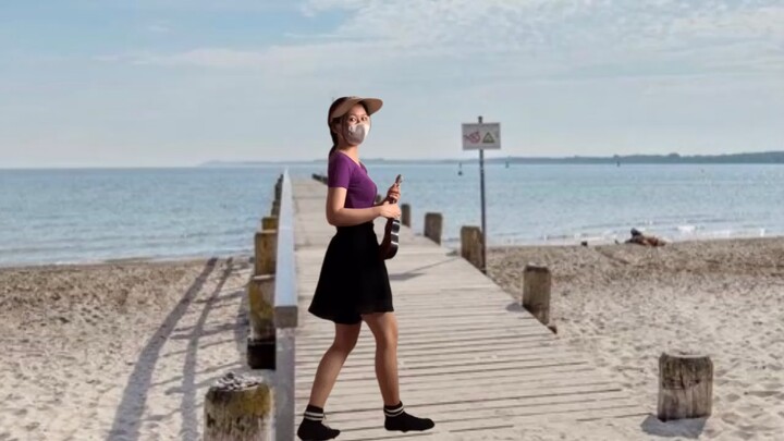 9.73 cầm cây đàn trên tay em đấyy