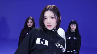 The most visually stunning dance version I've seen recently! Hearts2Hearts' latest comeback track 'F