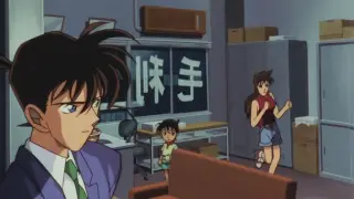 Kaito kid disguise as Shinichi to help his annoying rival || detective conan