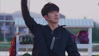 哈哈哈哈，二哥跟弟弟跳西双版纳舞蹈简直太可爱了