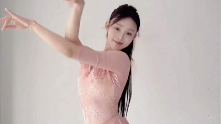ในที่สุดก็วันศุกร์อีกแล้ว ดีใจจัง # Dance Student Daily # เช็คอินเต้นวันนี้