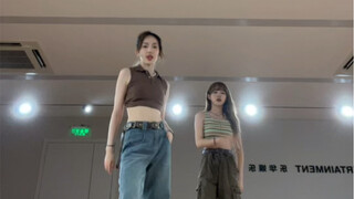 【NAME龙韵竹】家族爱！同公司师妹翻跳EVERGLOW 〈SLAY〉