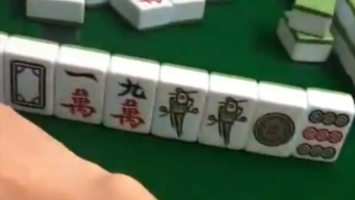 من خلال هذه الحركة اليدوية، يتضح أنها تُظهر ثقة كبيرة!