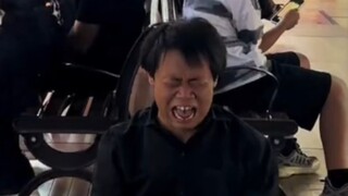 Bahkan merekam video bersama kakak boneka pun aku tidak berani