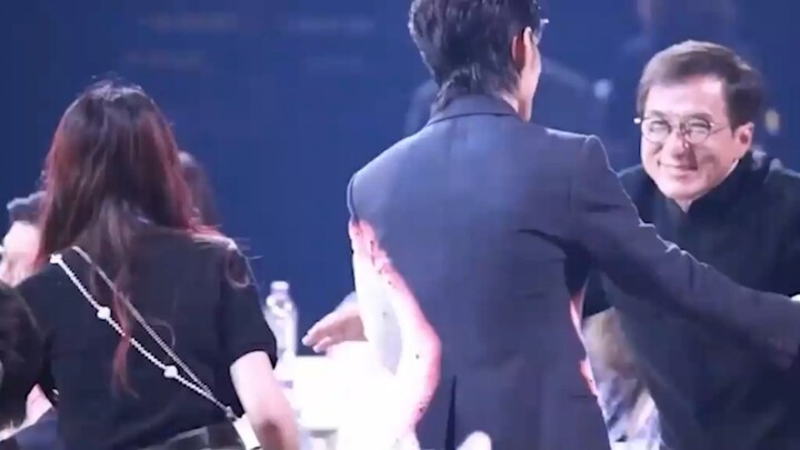 How insanely high is Xiao Zhan’s star power in the Chinese entertainment industry?! I can’t even beg