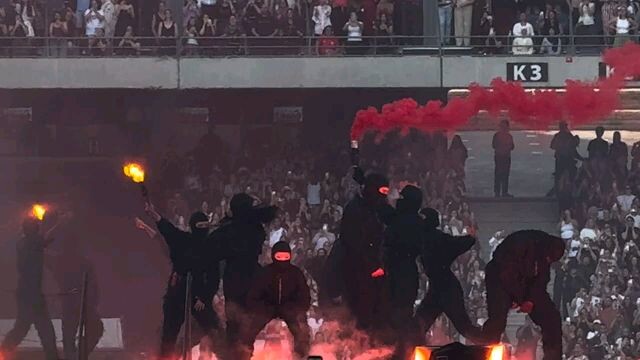 bts would tour arirang in Paris day 1