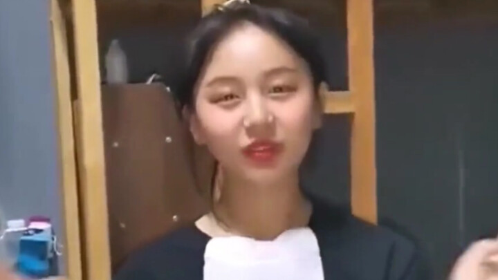 Setelah teman sekamar punya keahlian ini, kami jadi nggak perlu pasang alarm lagi di asrama!