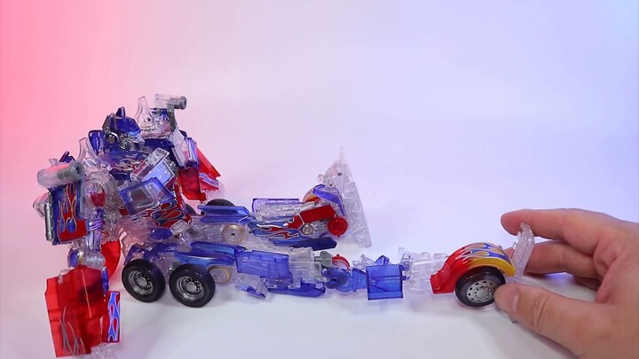 Aku sangat takut merusaknya! Bagaimana kinerja mainan Optimus Prime transparan seharga lebih dari 10