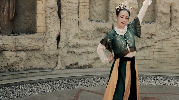 [B station Dunhuang dance mashup] Night Banquet. Hu Xuan