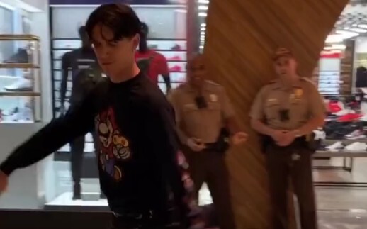 The security guards at the entrance were stunned.