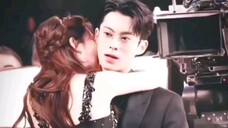 อ่า ฉันกัดคอ ไม่งั้นฉันจะช่วยคุณกับฉลาม! #白鹿#王河棣# แคมป์ด้วยรัก