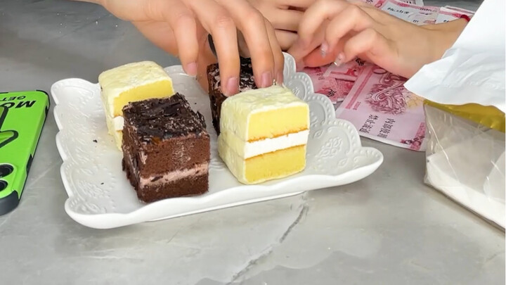 #Nostalgic Old Cream Cake – No way you’re sneaking a bite from mine! #Nostalgic Childhood #Born Food