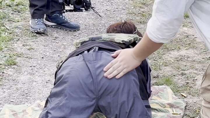 เมื่อฉันกับเสี่ยวเจี๋ยไปต่างประเทศเล่นเกมเอาชีวิตรอดด้วยปืนจริง แถมยังเป็นผู้วางแผนและสอนเองด้วย!