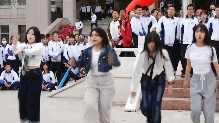 [Urumqi Bayi Middle School] UNFORGIVEN performed by the street dance club under the flagpole