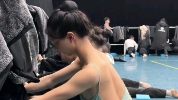 تدريب طلاب الرقص - 20231212-01