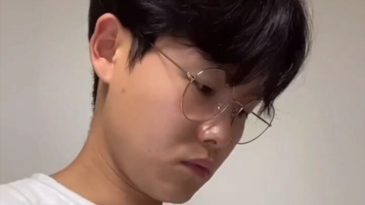 Diproduksi oleh R Star, kecil dan lucu