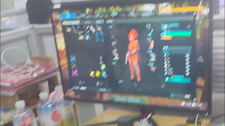 Nói thật là em trai không ở trong phòng thí nghiệm, nhưng tâm thì vẫn ở đó.