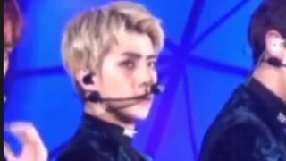 EXO، بعد الانتهاء من الرقص، لماذا تبدو مختلفًا جدًا؟