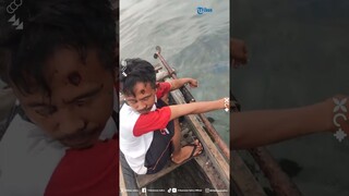Perjuangan Nelayan saat Mancing Cumi-cumi di Laut, Kena Counter Tinta Berasa Habis Pakai Eyeliner