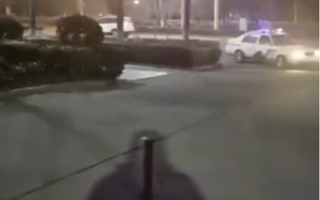 Chú cảnh sát: Thì… thì hơi ngại thôi.