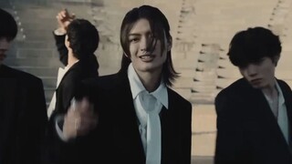 Niu Niu’s dance in this new song MV is so cool, I never get tired of watching it. He dances so well!