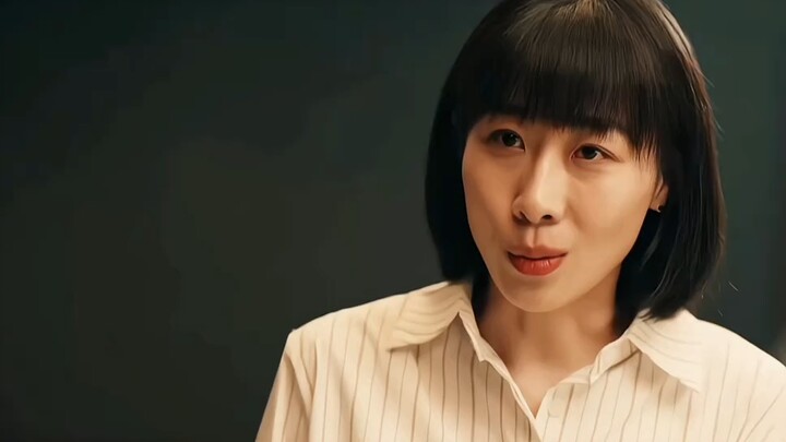 هذه أمّ تمتلك أصحّ نظرة للحياة: عندما عرفت أن ابنتها تعمل في مجال الإباحية، وجّهت لها مباشرةً درسًا 