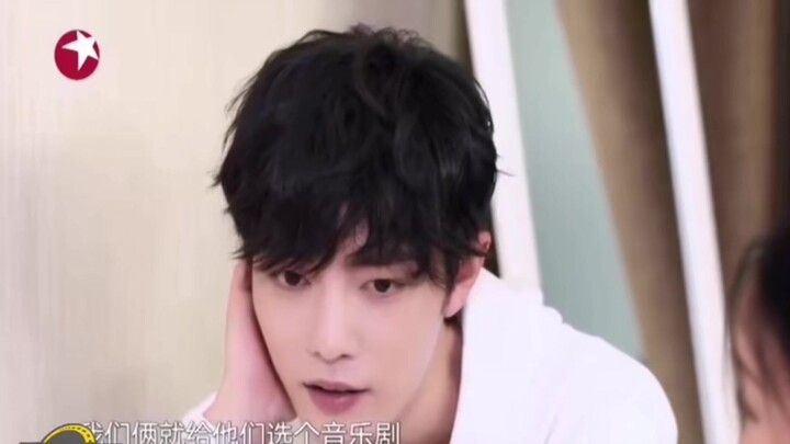 吃货战战回重庆了，好吃的东西太多，强行停下的委屈战战