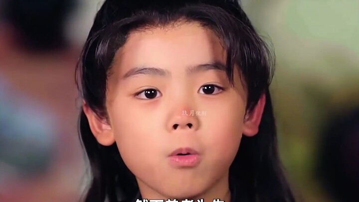 ชายชราเก้าพันปีพบกับขอทานตัวน้อยข้างถนนและรู้สึกกลัวมากจนต้องกราบไหว้ซ้ำแล้วซ้ำเล่า!