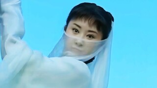 Ôi trời! Đây có phải là cảnh chiến đấu của một cô gái 15 tuổi không? Bạn có chắc chắn là bạn không s