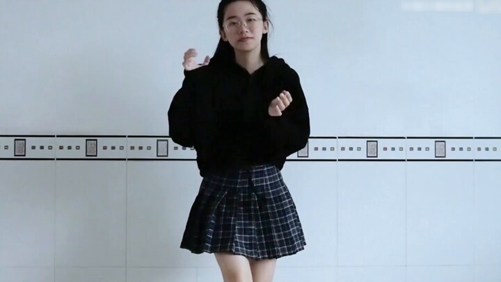 I'm so sorry for being so cuteớ ₃ờ~ | Trainee teacher's home dance first submission | Rehabilitation