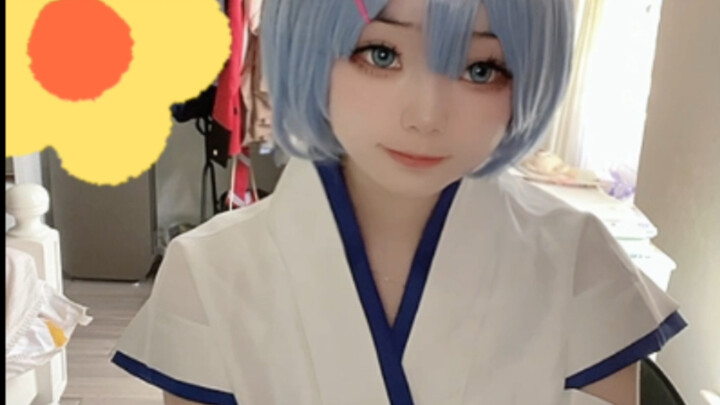 [Young Rem cos] Rem-chan who suddenly realizes that sticking out his tongue will be wiped