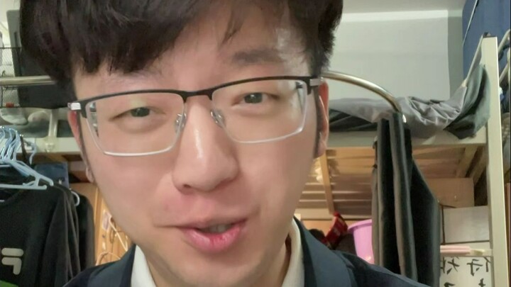 After finishing Xiao Ba, my roommate said I was a spy and a capitalist.