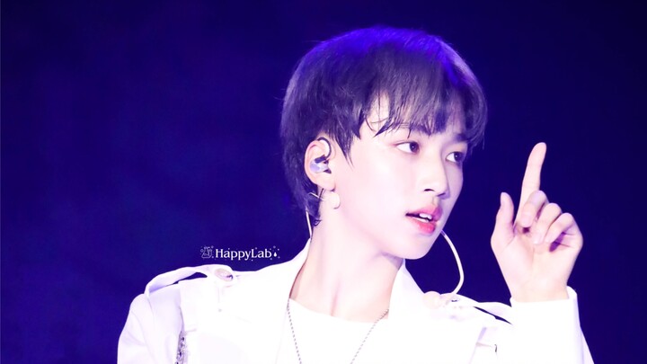 How can you stand out in a group where everyone is a dance main? (The final moment of saving face is