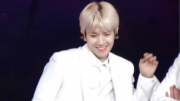 Dễ thương lắm nhỉ～ Đánh đổi bằng mấy cú đòn vì nghịch ngợm đấy!