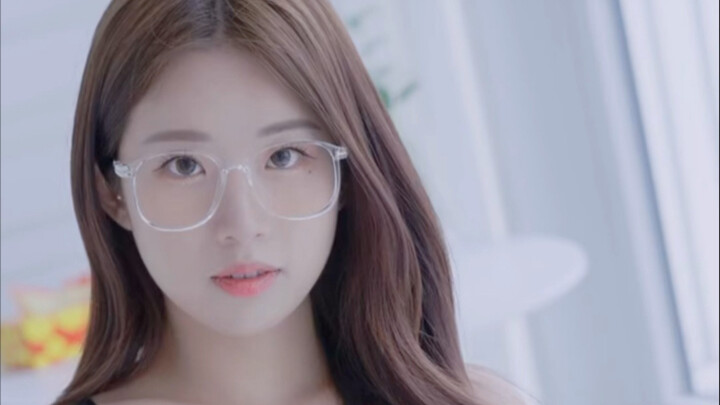 4K HD: Sister Seoyoon’s high-definition bikini photoshoot — lookbook