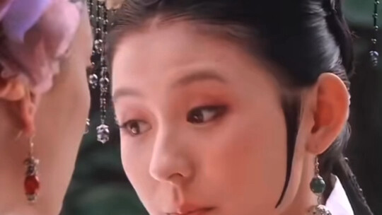 I just realized that Zhuai Fei is actually so favored—she’s been promoted all the way to Consort Nin