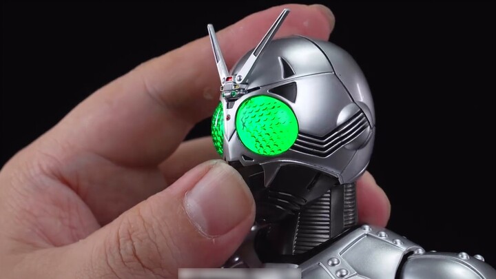 Addicted to special effects! HotToys Kamen Rider Black & Shadow Moon [Uncle Hua's Private Kitchen]