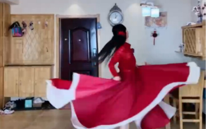 Fortune-Telling: Jin Chen’s Dance Cover Re-creation