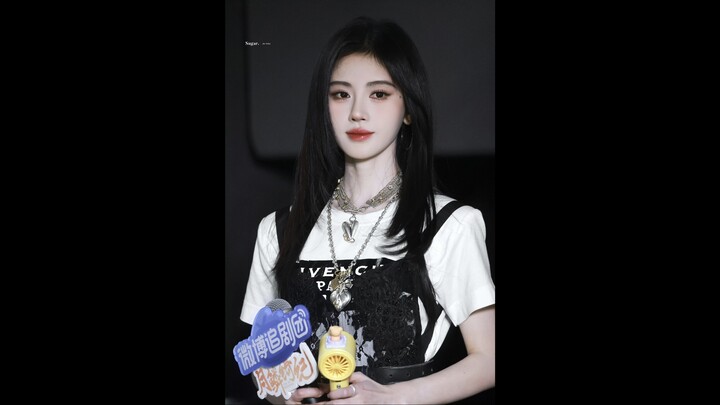 [Lu Wuyi March] Ju Jingyi’s hand-sign dance is utterly charming and seductive… Her seal-like applaus