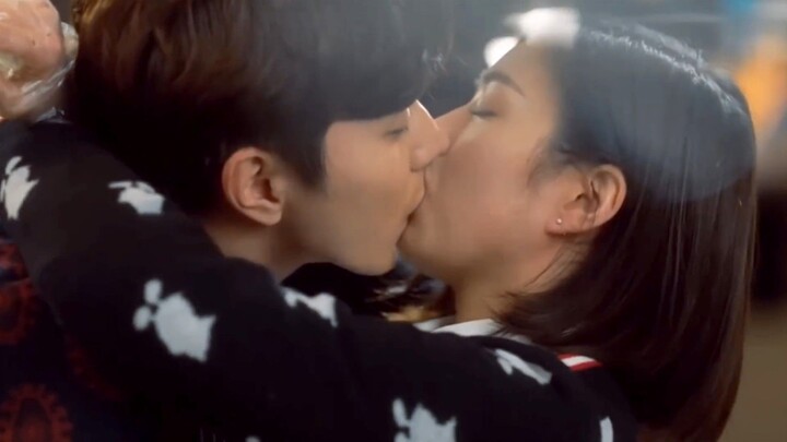 Kiss Scene full no sensor 🥵🔥